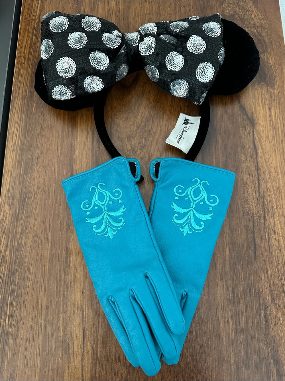 Disney “Frozen” Gloves and Sequined Minnie Mouse Ears Headband